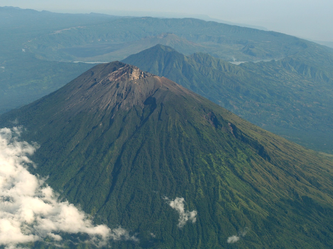 11 Puncak gunung terindah di Indonesia Natura Travel